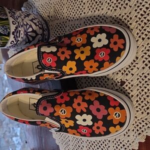 *NWOT* Vans Multi Colored Floral Sneakers ☆ Womens 6.5, Men Sz 5 ☆  Slip Ons